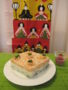 菱餅風ごはんケーキ(色は鮭とあおさで。菜の花をデコレーション)