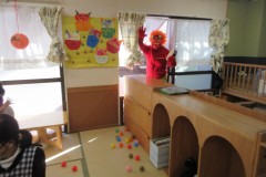 「悪い子はいないようだ」と部屋を出ていきました